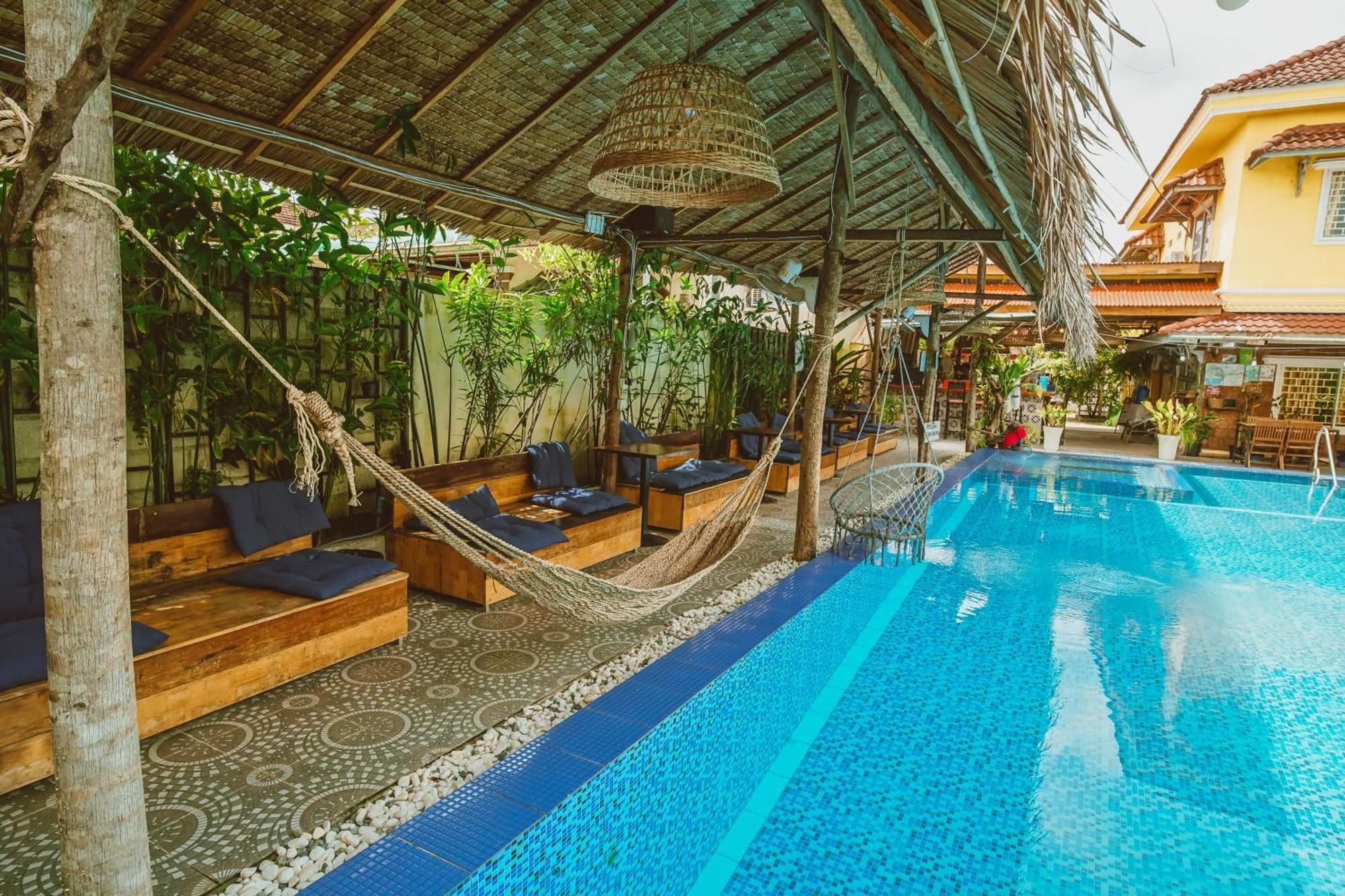 Yellow Star Hostel Kampot Exterior photo